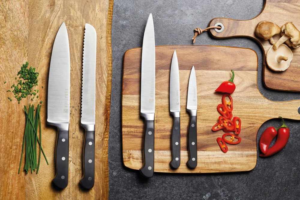 Knives & Cutting Boards