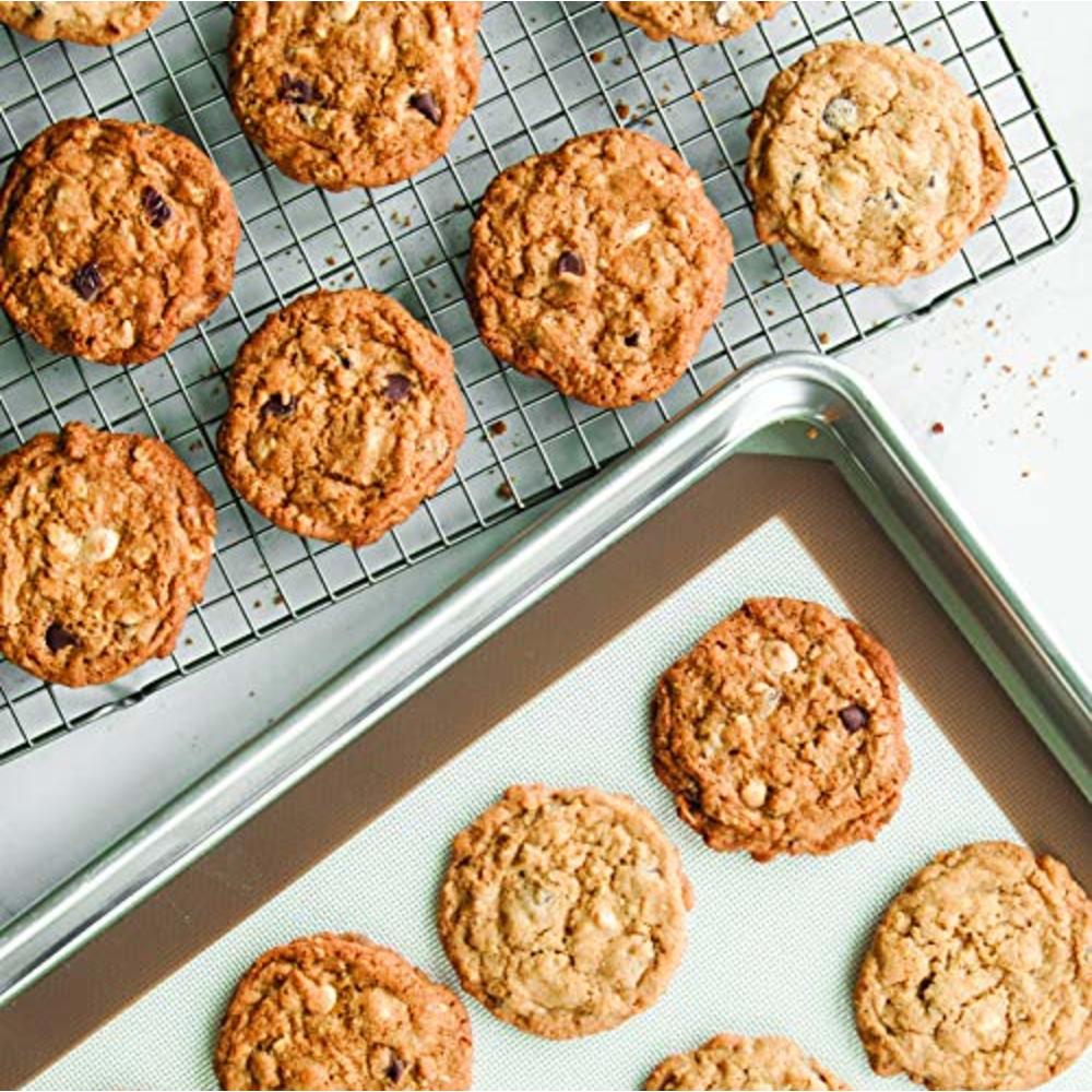 Baking Sheets & Cooling Racks
