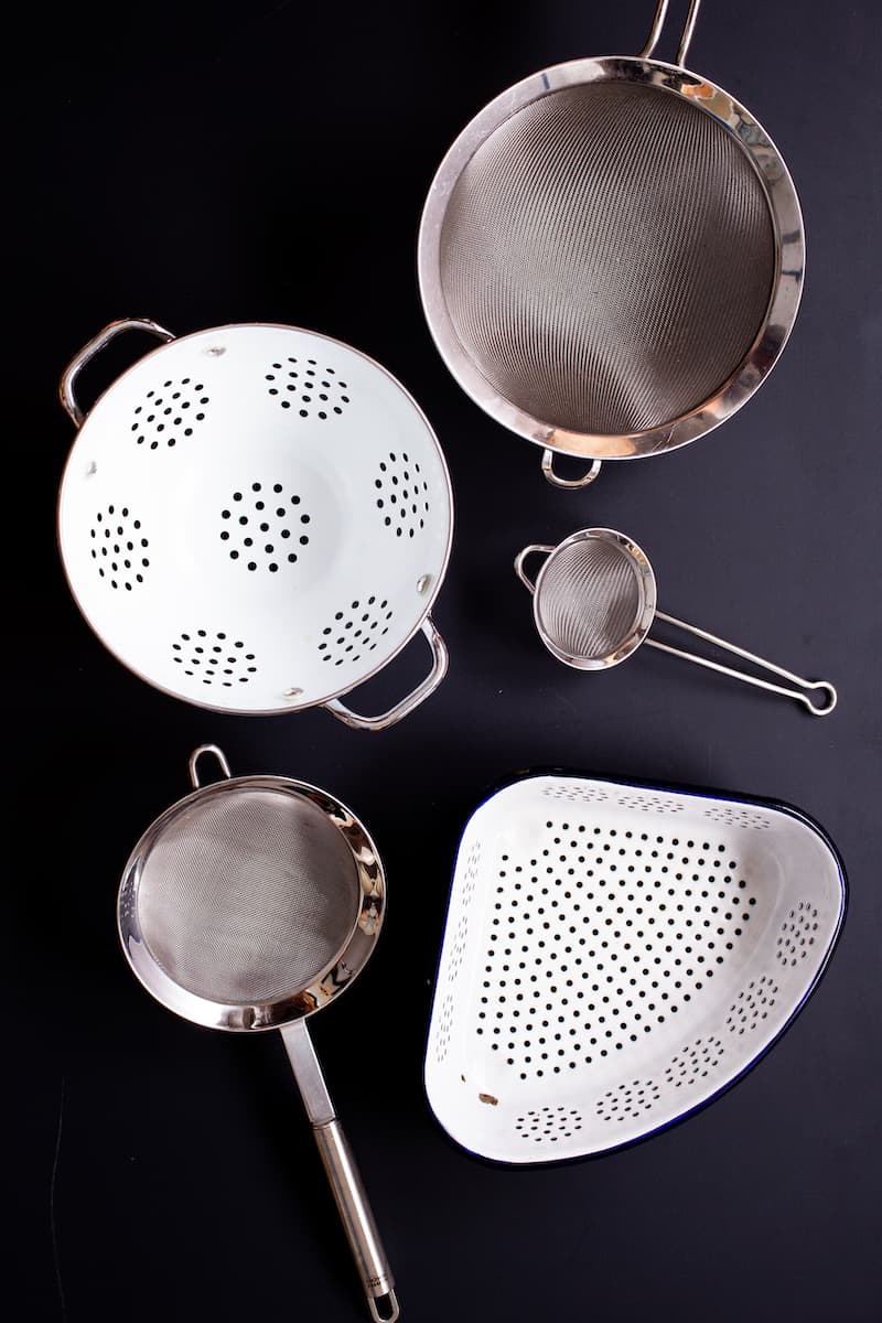 Colanders, Salad Spinners, Strainers & Skimmers