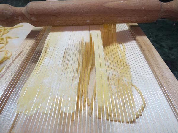 Sara Cucina Traditional Chitarra Pasta Guitar - Bear Country Kitchen