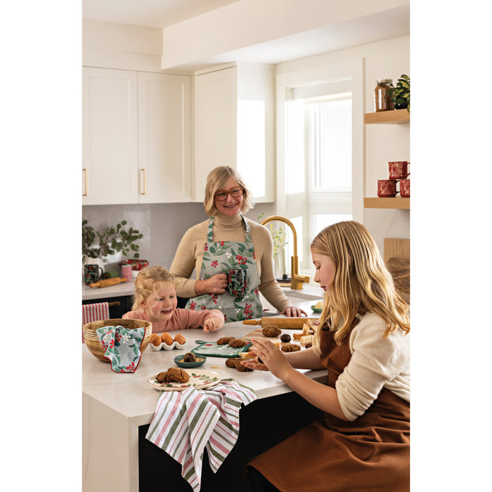 Danica Now Designs Christmas Apron Merry Berry