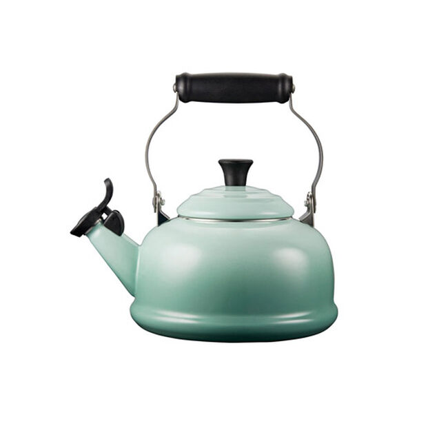 Le Creuset Classic Whistling Kettle - Bear Country Kitchen
