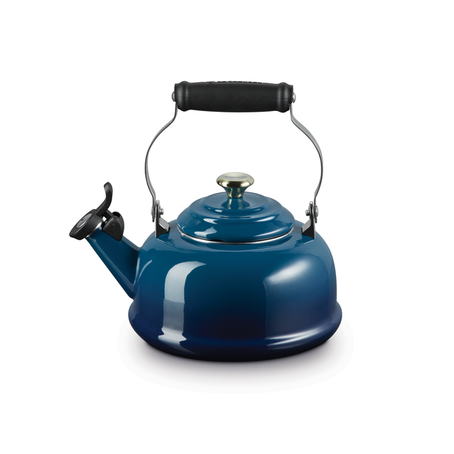 Le Creuset Classic Whistling Kettle - Bear Country Kitchen