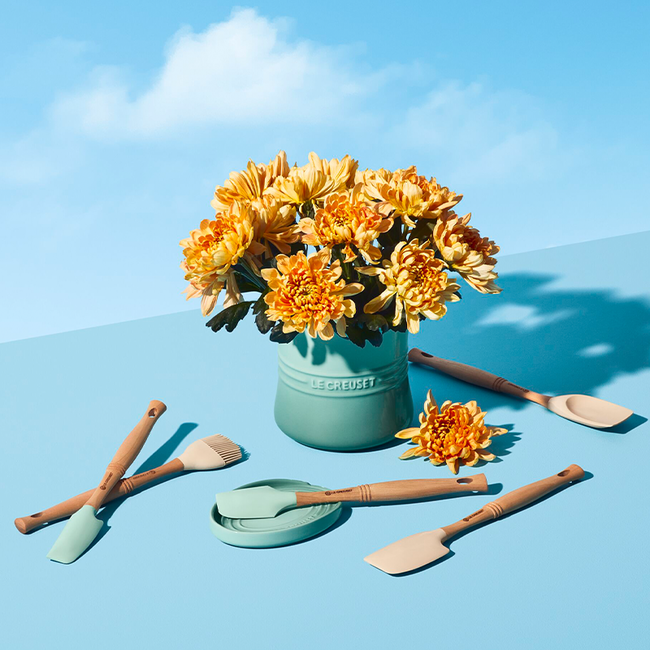 Le Creuset Revolution Large Spatula Sage - Bear Country Kitchen