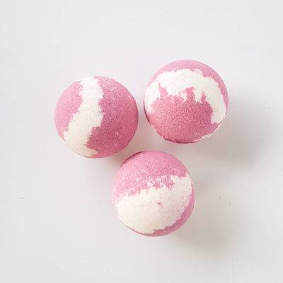 Liola Luxuries Bath Bomb - Bear Country Kitchen
